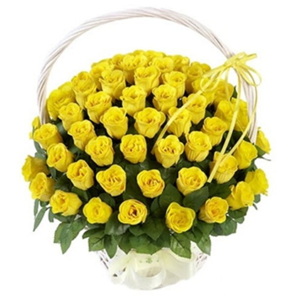 Basket of yellow roses Basket of yellow roses