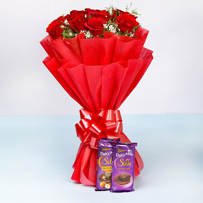 Red Roses With Chocolates Red Roses With Chocolates