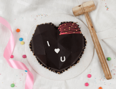 Hearty Love Chocolate Pinata Cake (450gm)