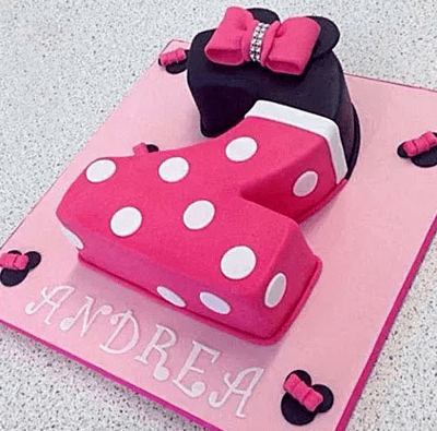 Minnie Love Cake 2Kg Chocolate