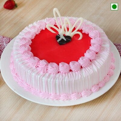 Iconic Strawberry Cake Eggless