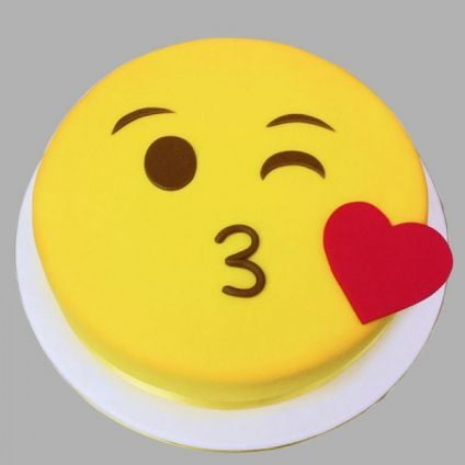 kiss Emoji Cake