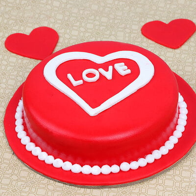 Red love cake